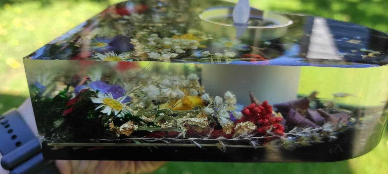 Epoksi srček s suhim cvetjem